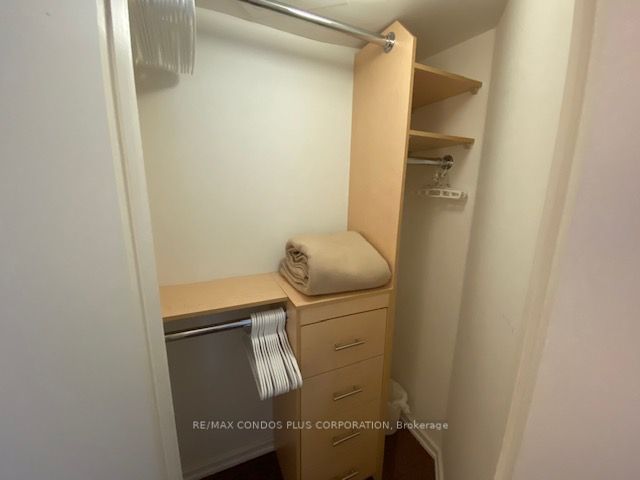 8 York St, #908