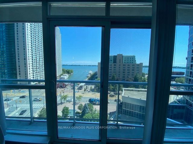 8 York St, #908