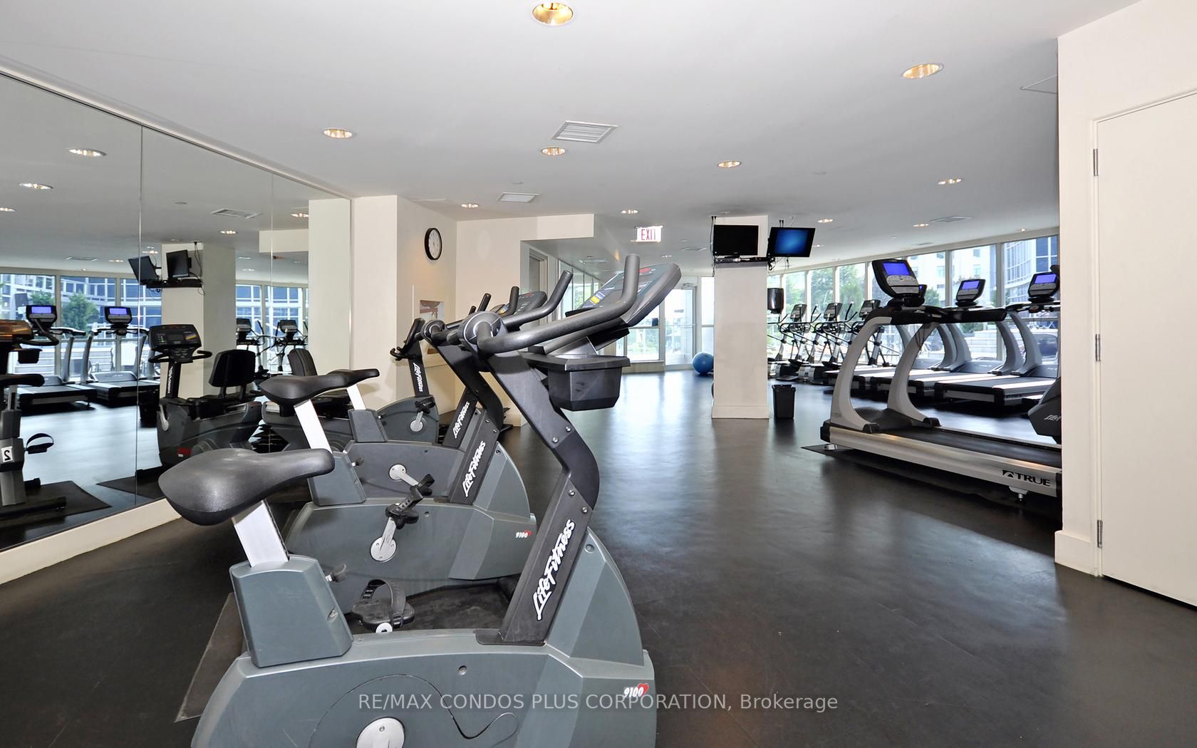 8 York St, #908