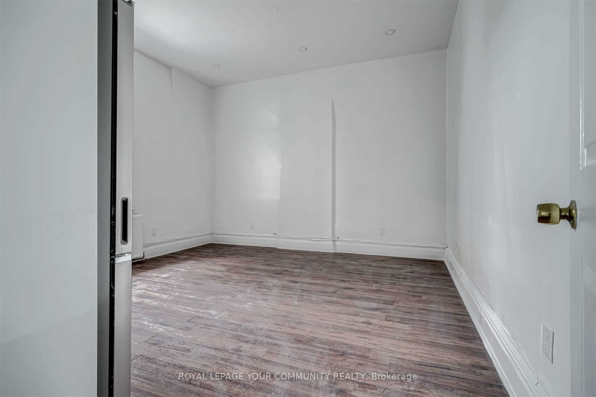 180 Sherbourne Street, #301