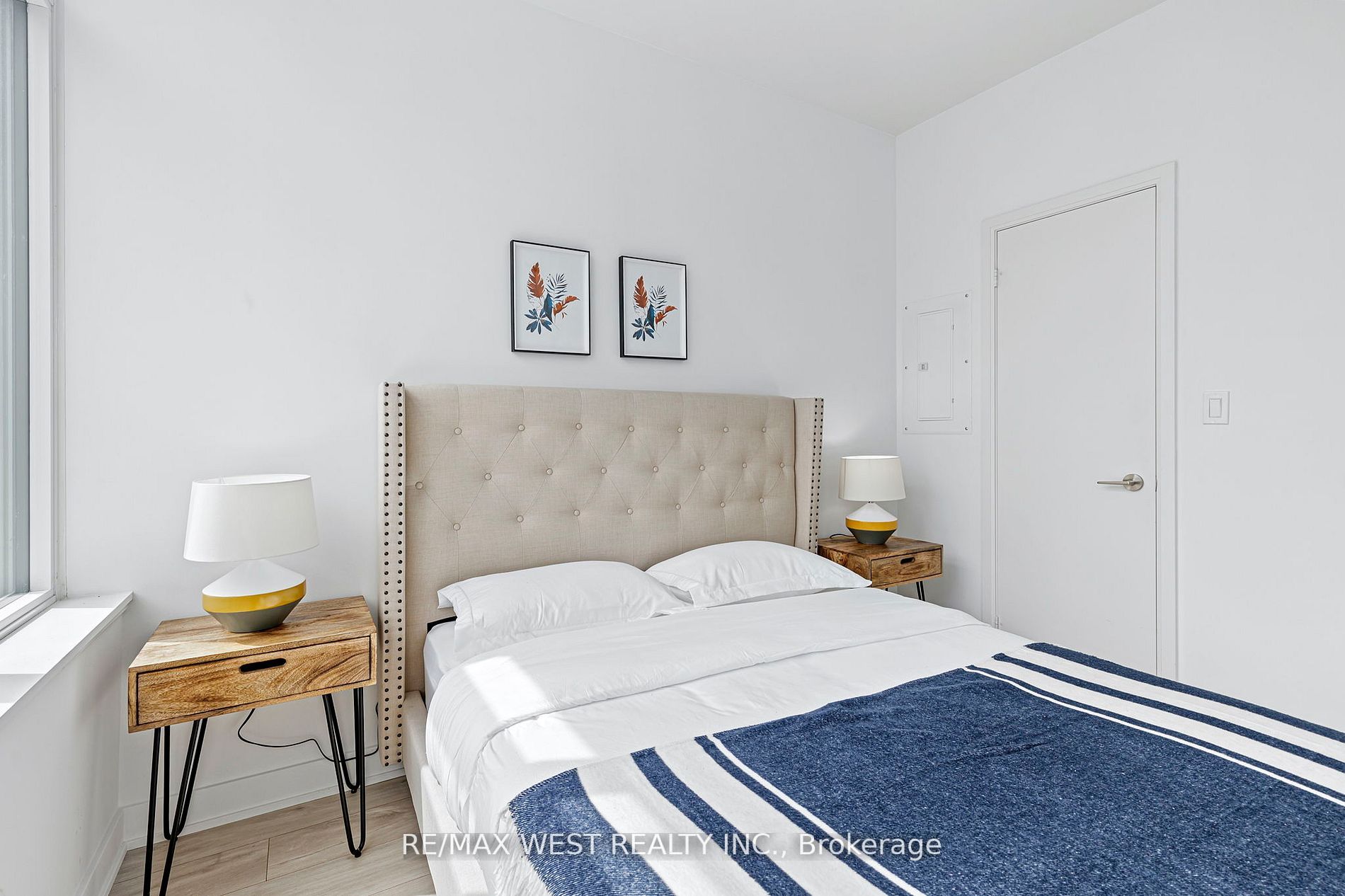 576 Front St W, #806E