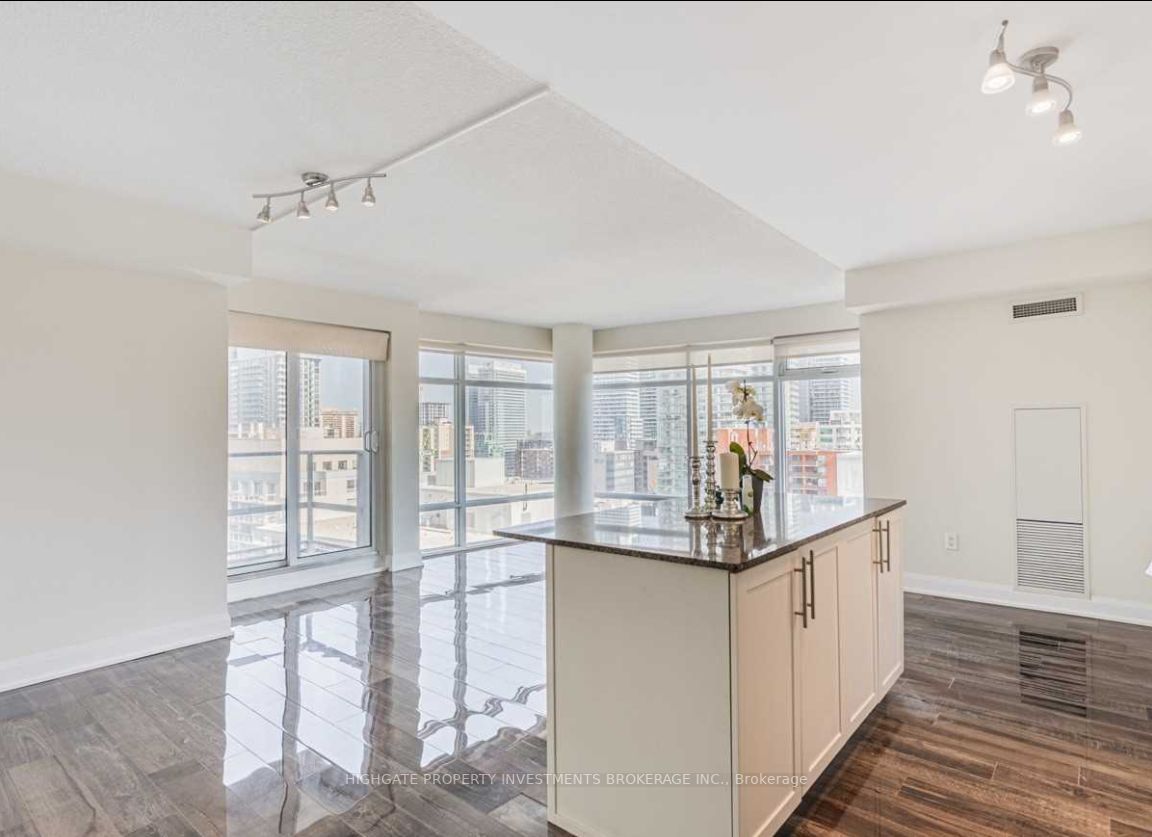 2191 Yonge St, #2111