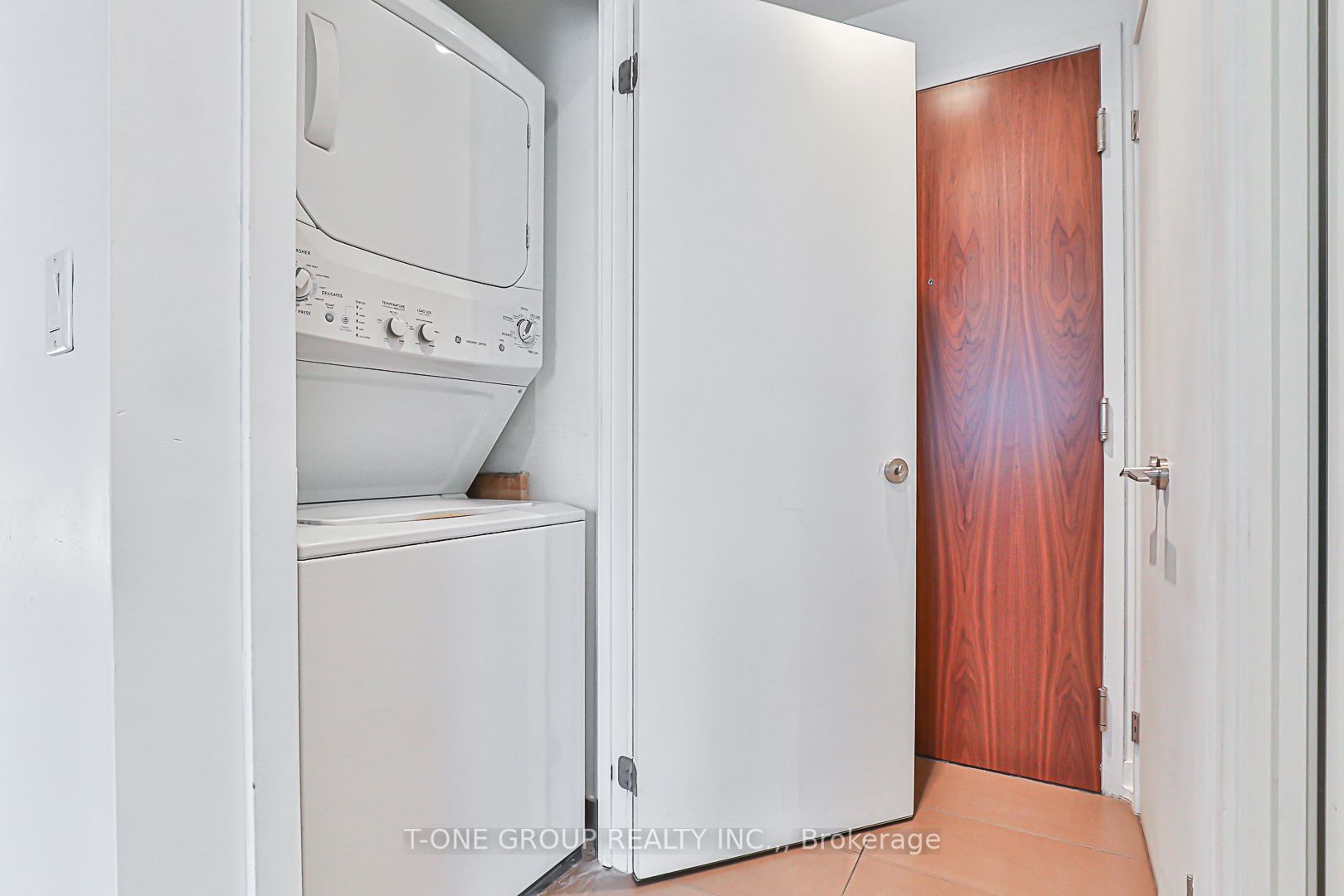 170 Fort York Blvd, #2405