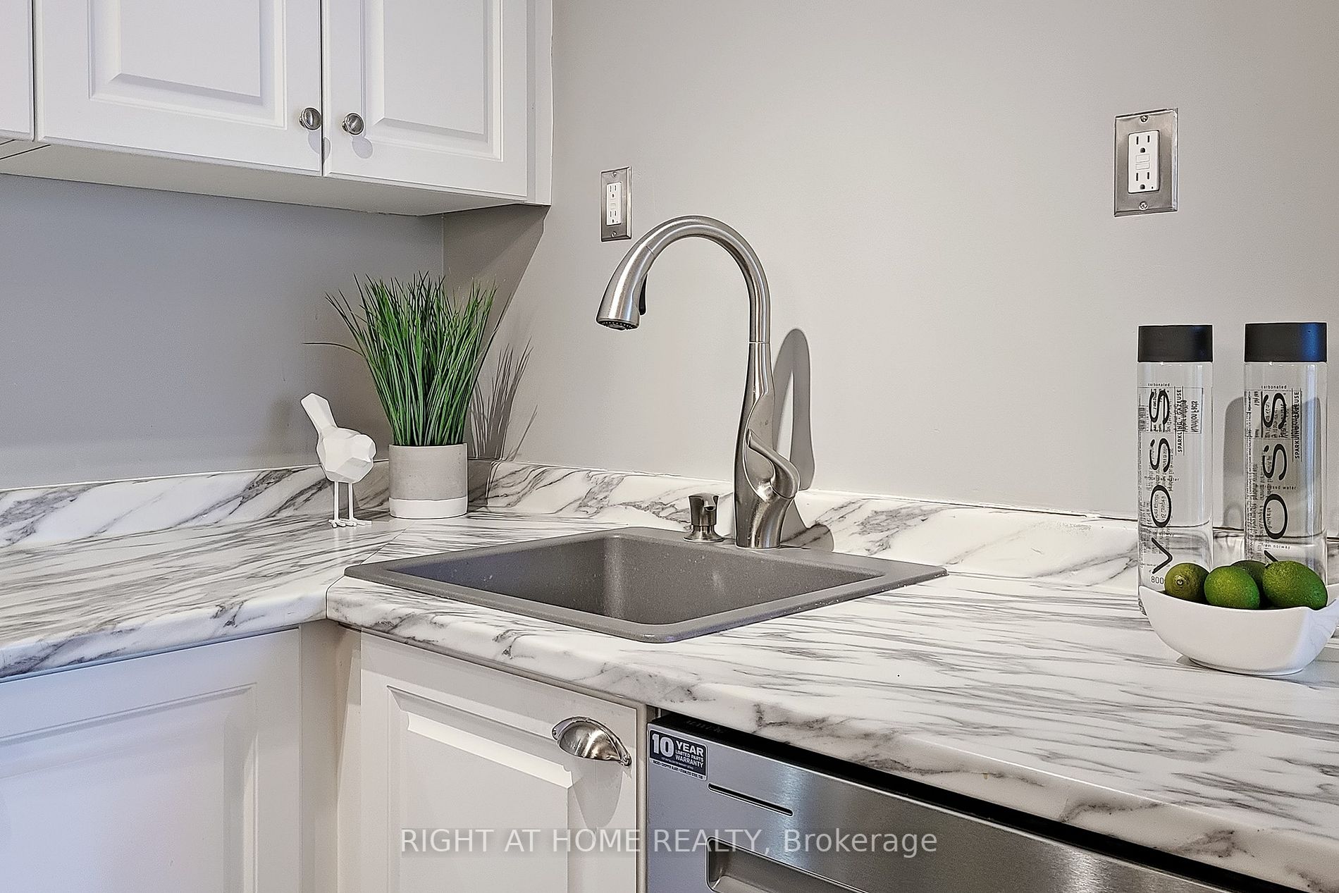 40 Scollard St, #507
