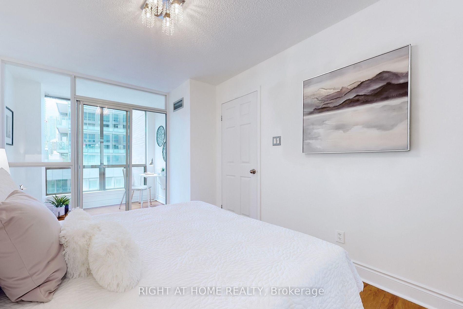 40 Scollard St, #507