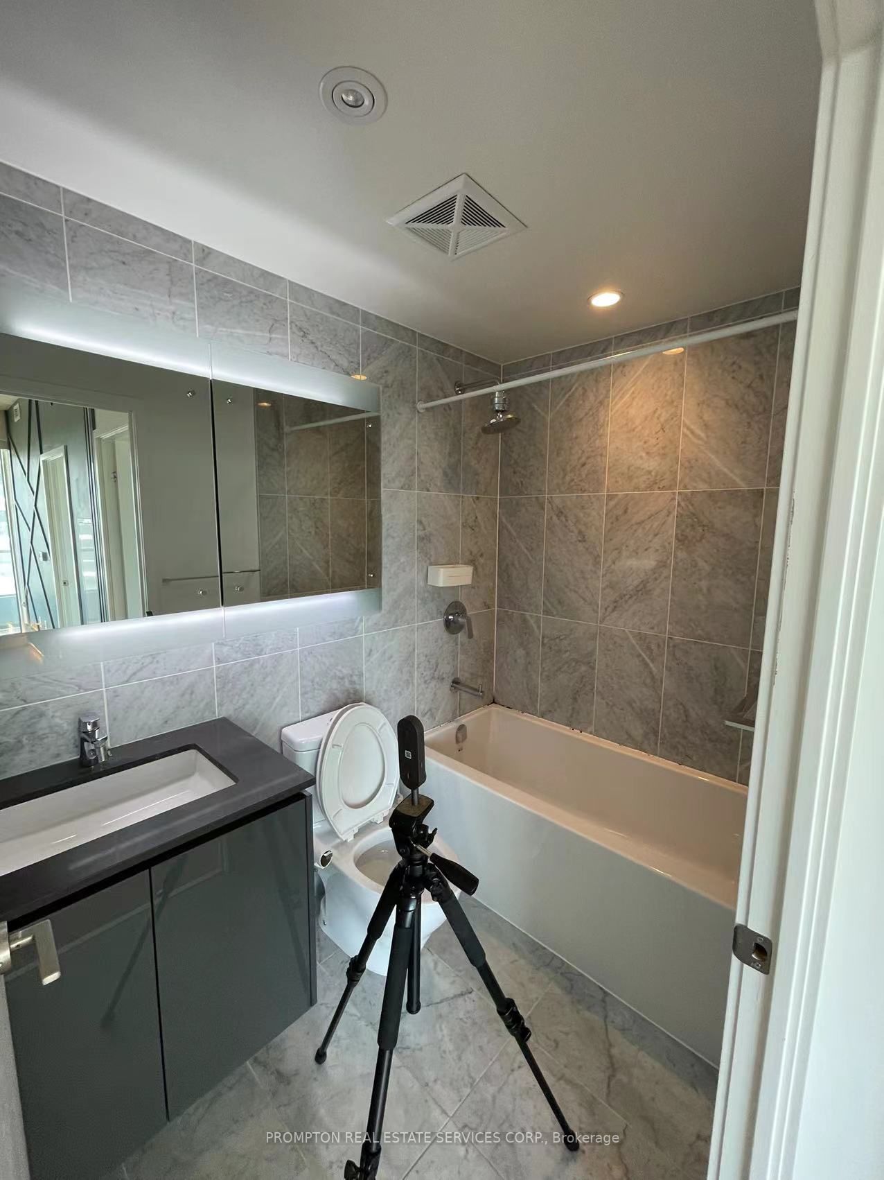 115 Mcmahon Dr, #3305