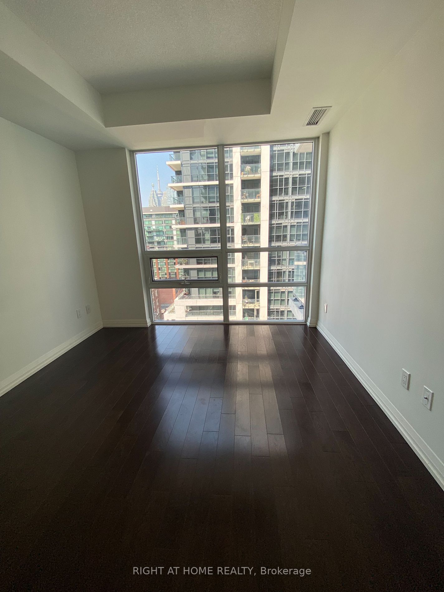 460 Adelaide St E, #1216