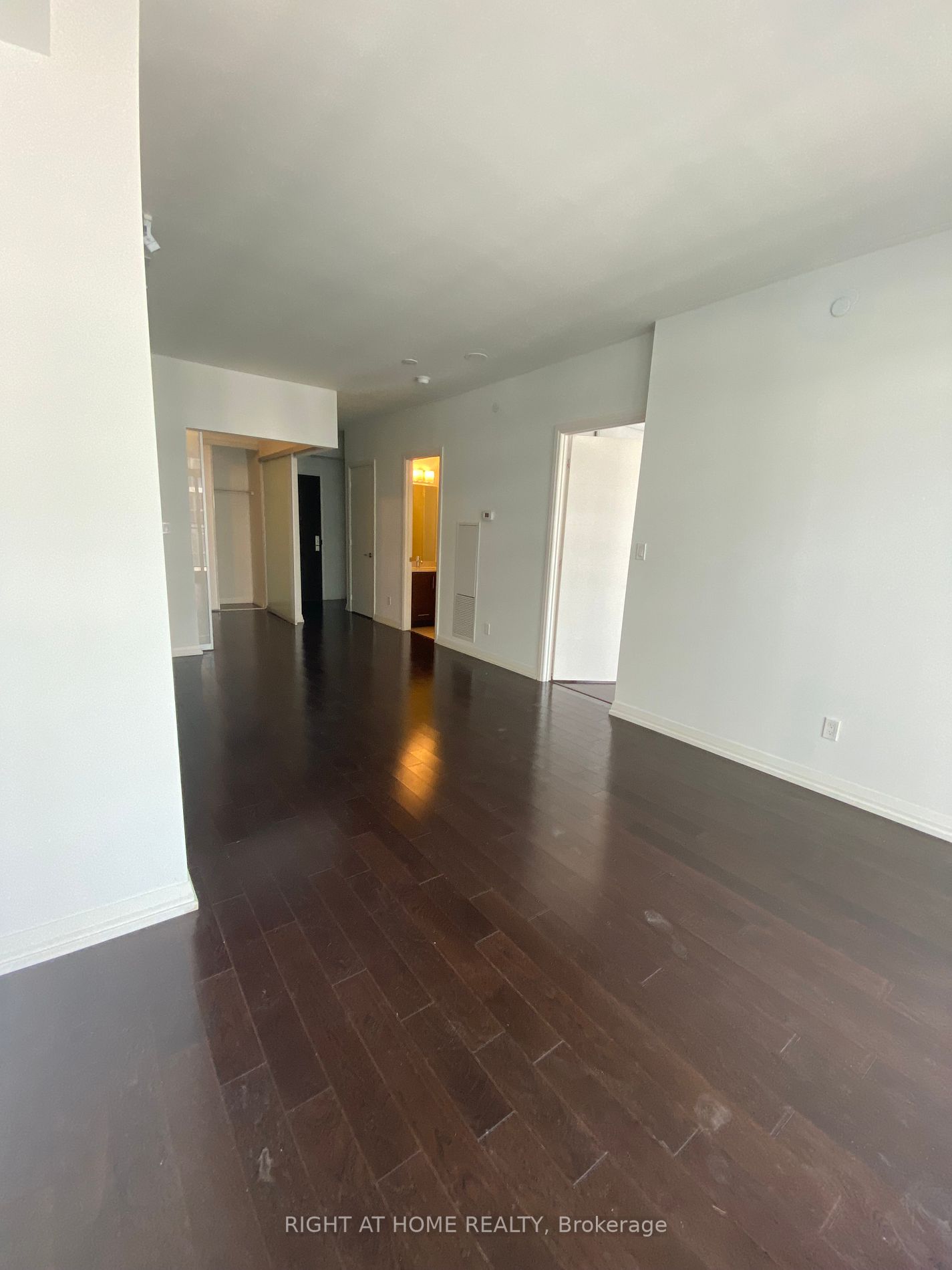 460 Adelaide St E, #1216