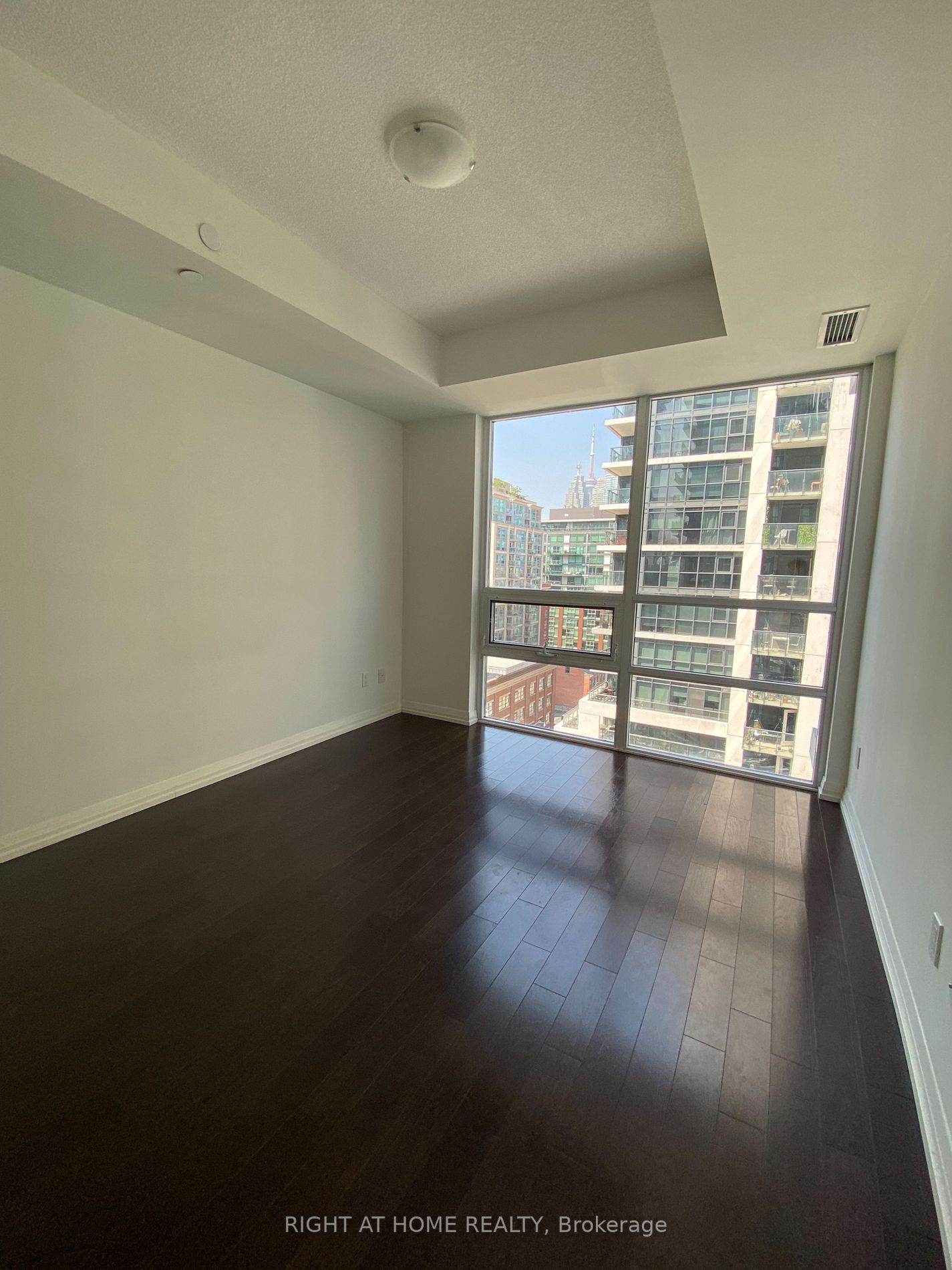 460 Adelaide St E, #1216