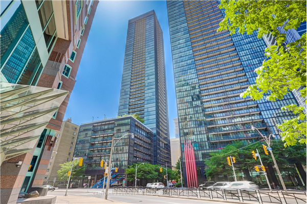 101 Charles St E, Toronto