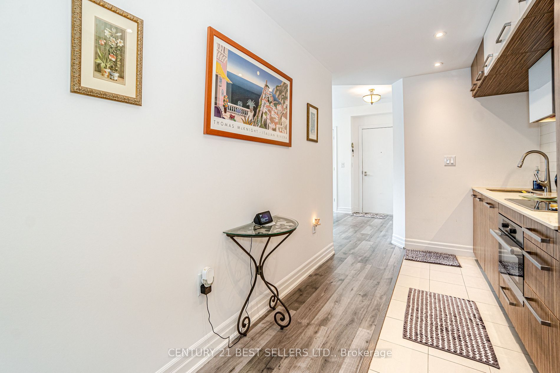8 The Esplanade St, #506