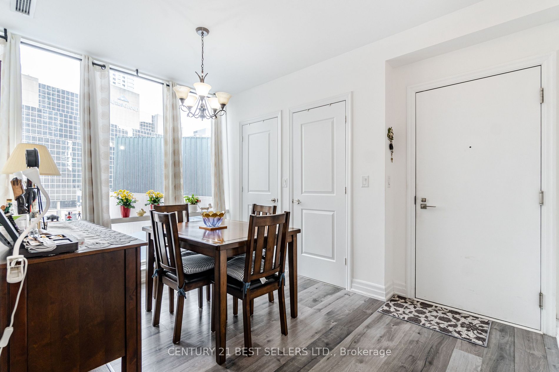 8 The Esplanade St, #506