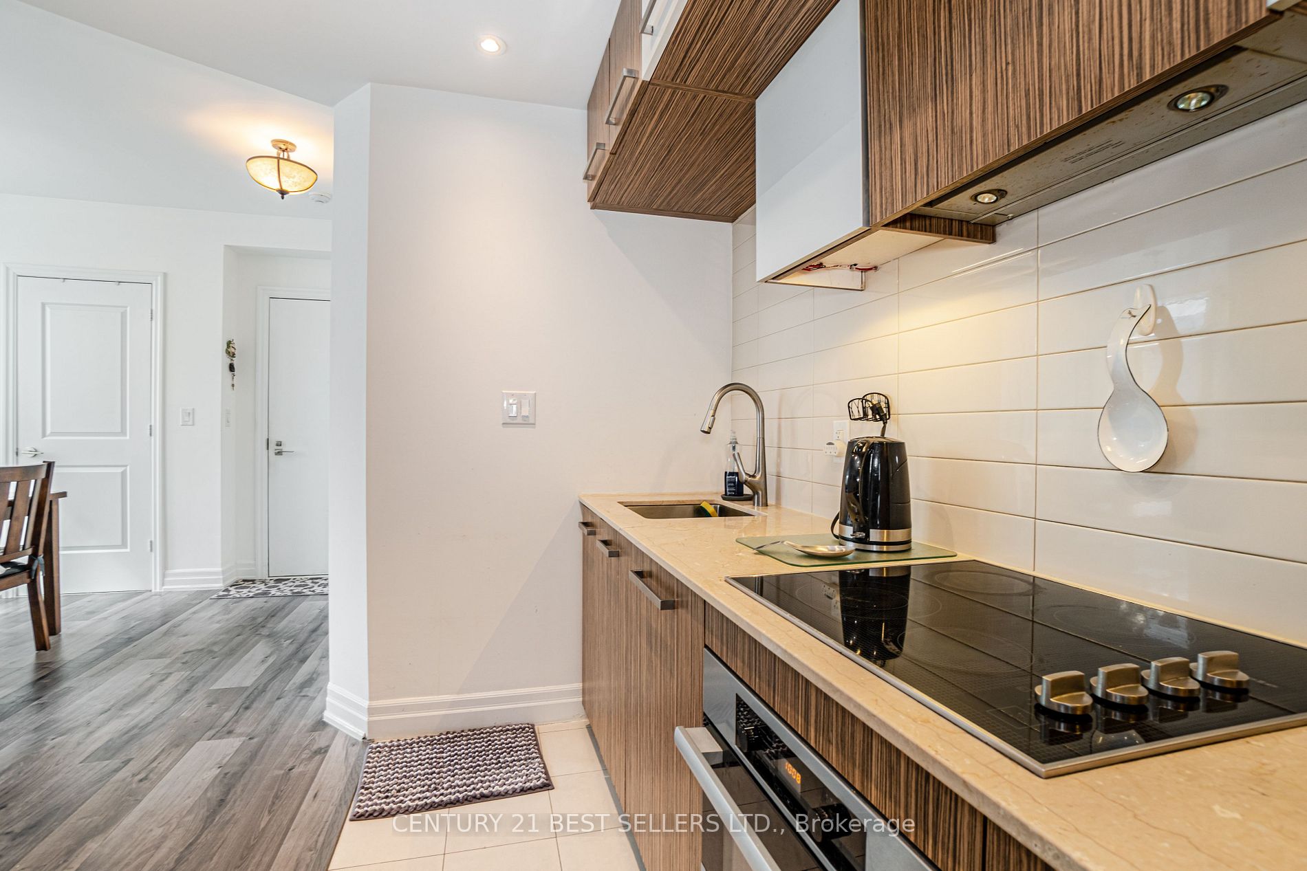 8 The Esplanade St, #506