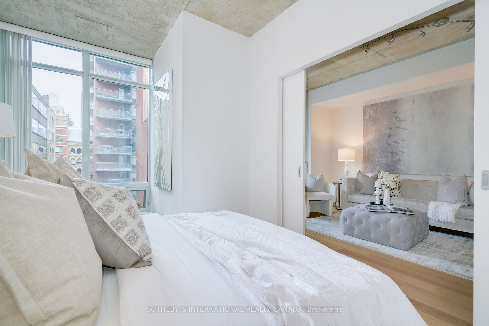 #538 - 333 Adelaide St E, Toronto
