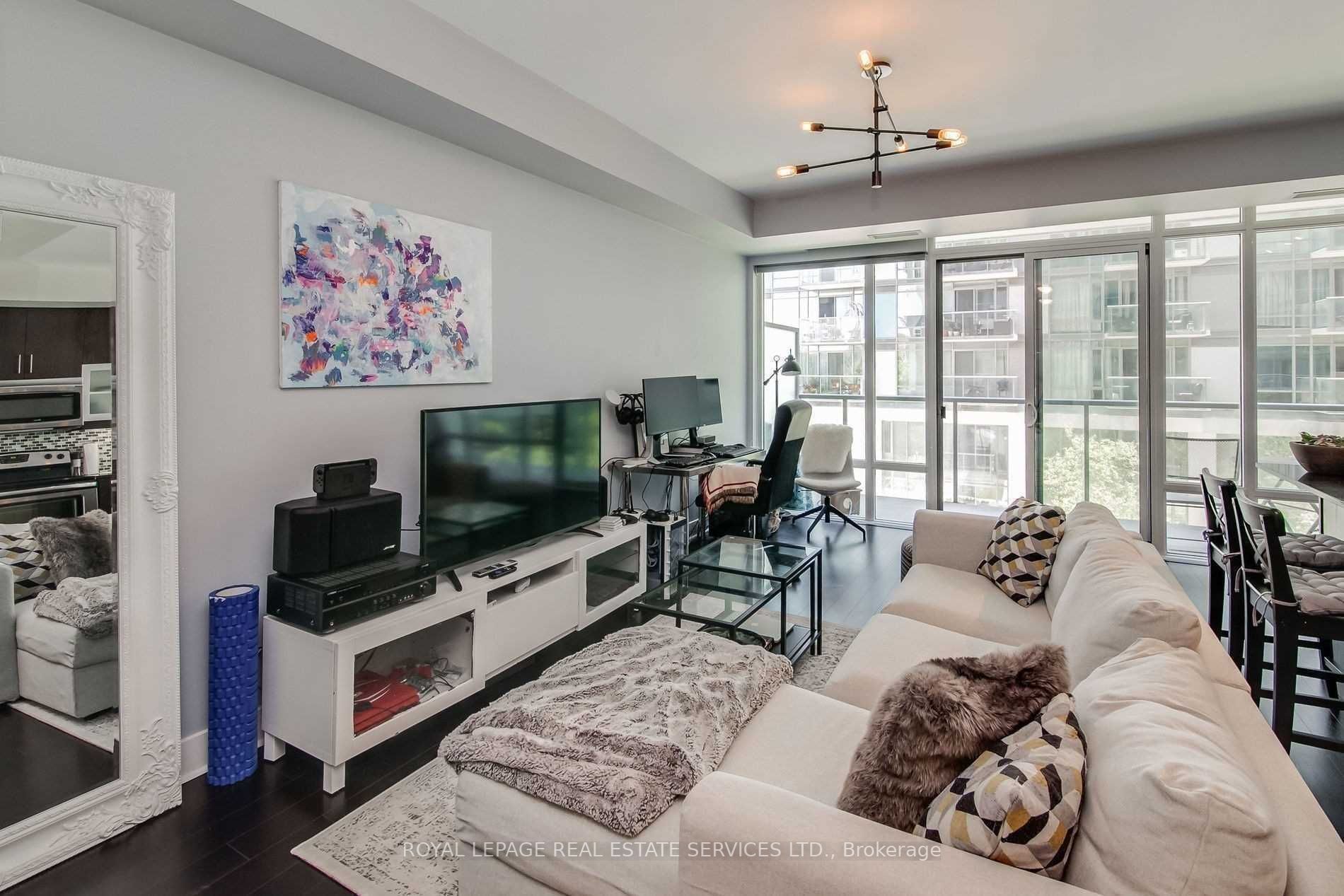 90 Stadium Rd, #330