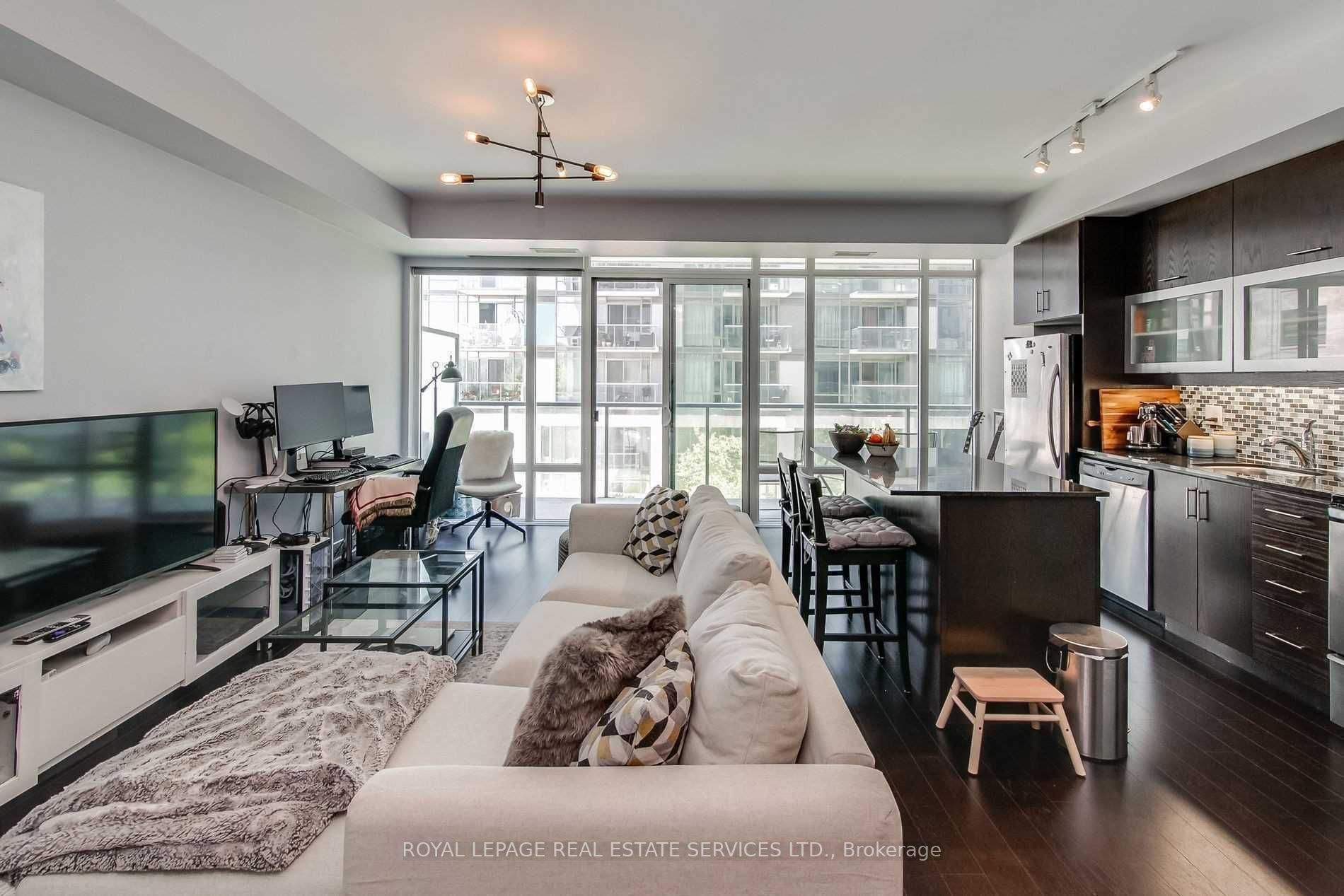 90 Stadium Rd, #330