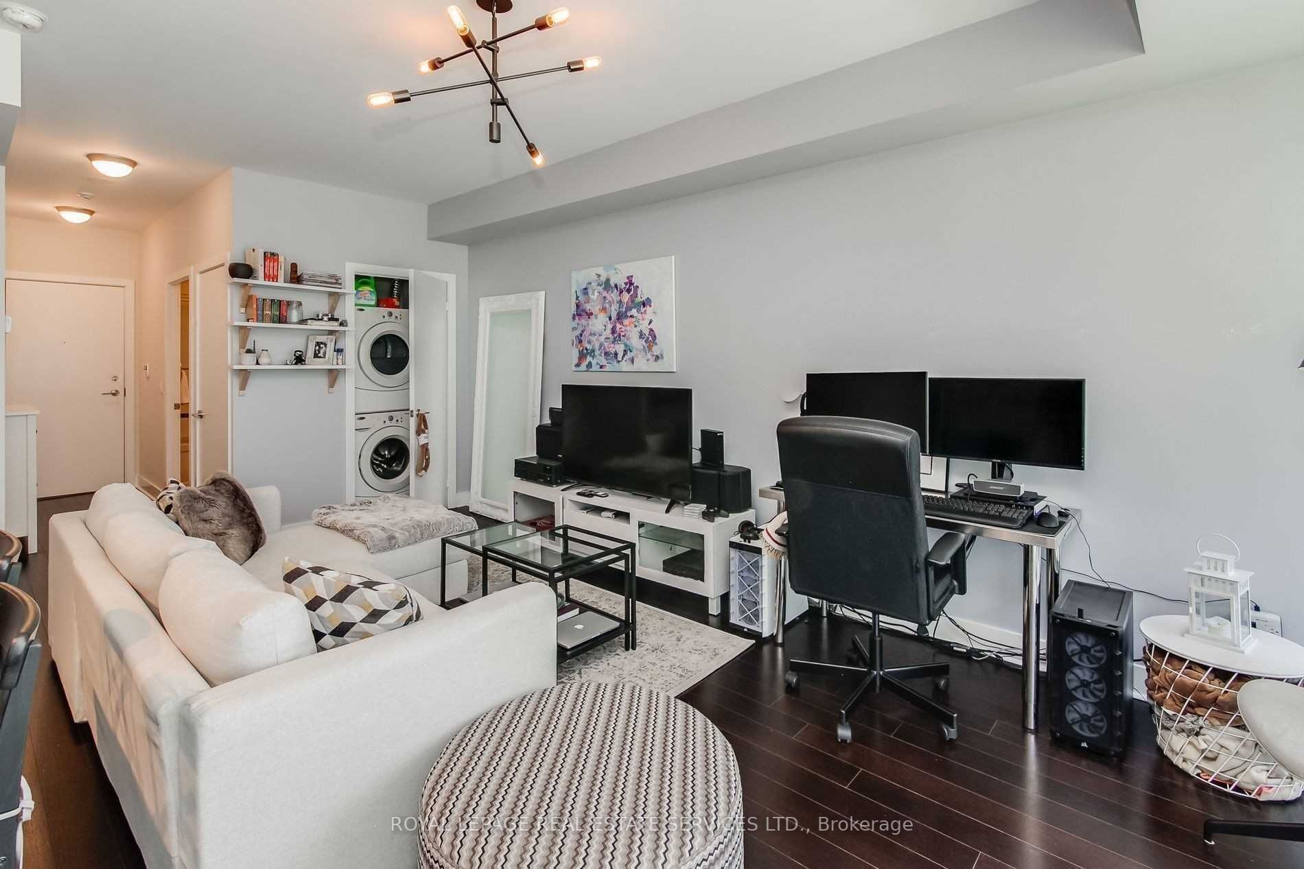 90 Stadium Rd, #330