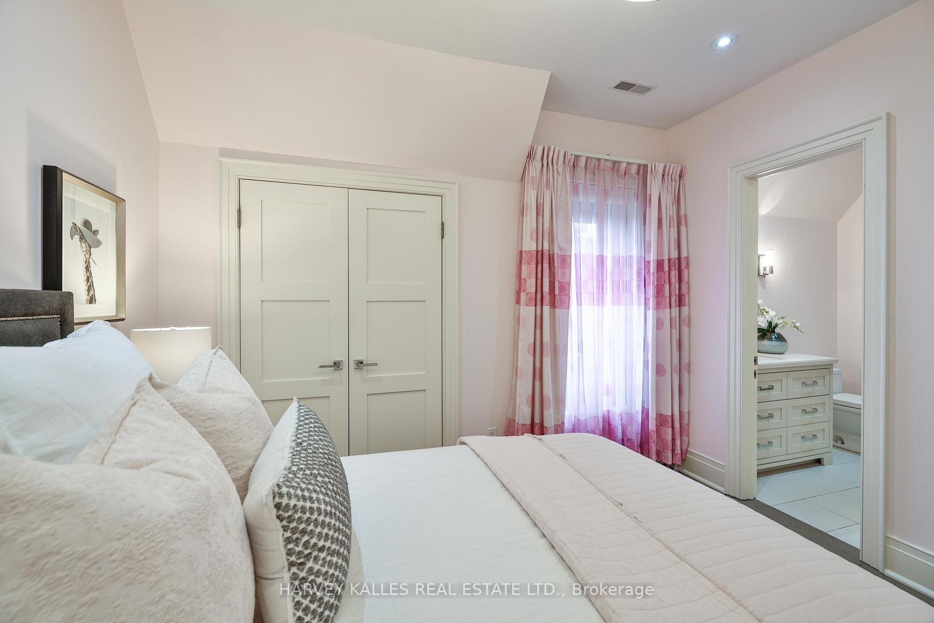 9 Dunvegan Rd