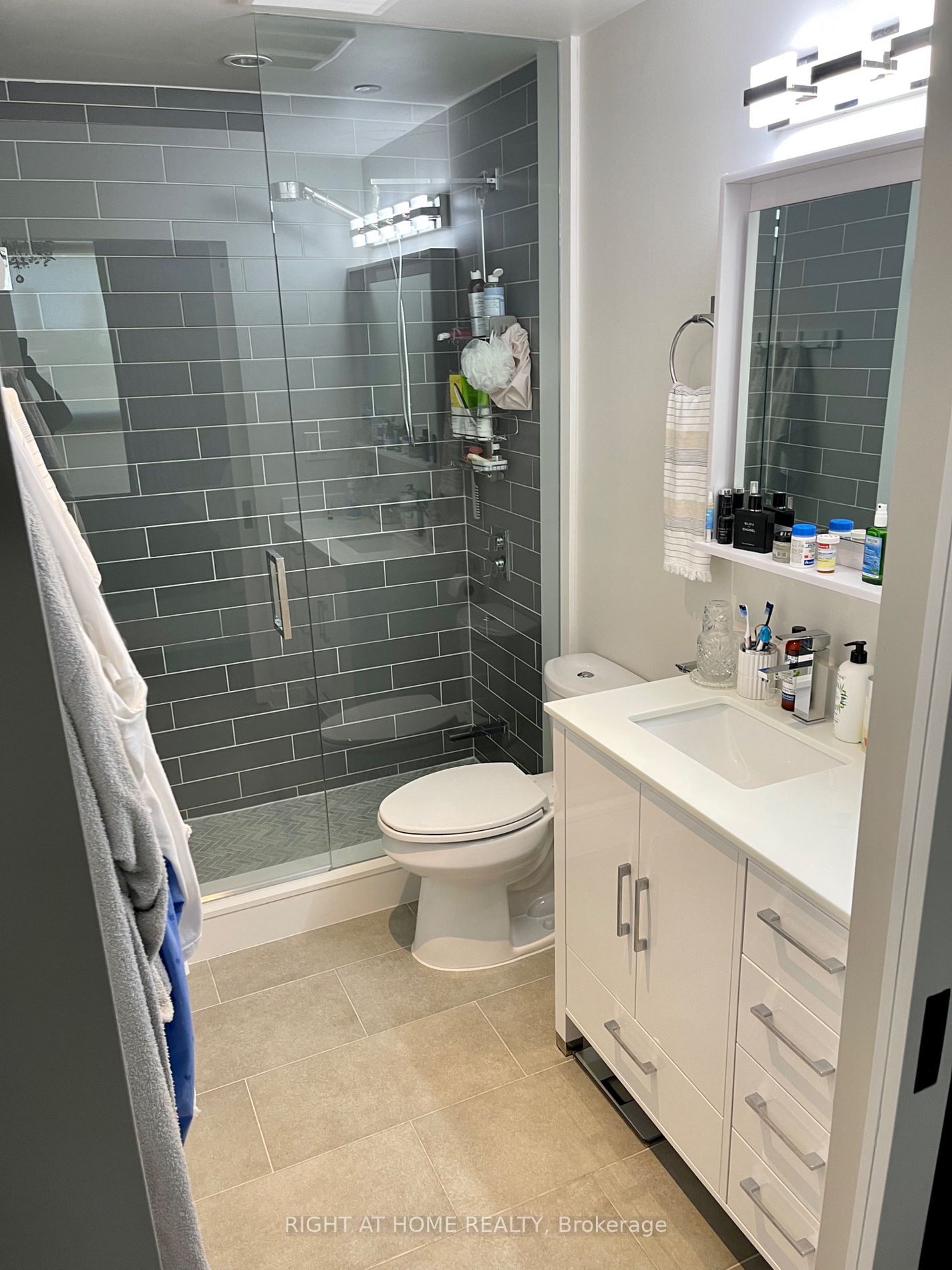 205 Manning Ave, #310