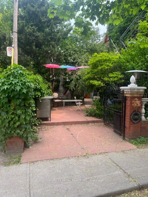 224 Dovercourt Rd
