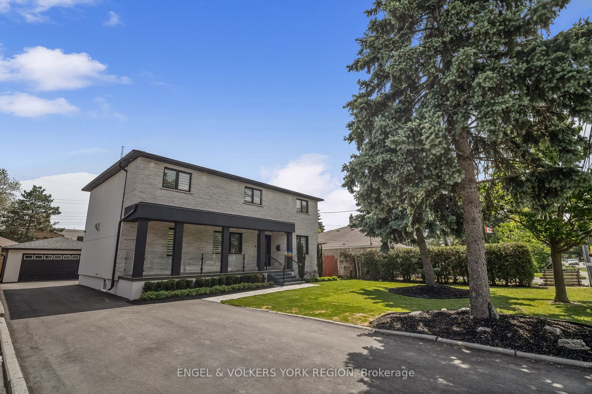 95 Risebrough Ave