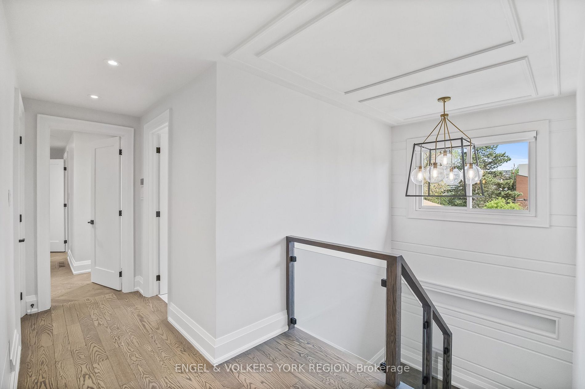 95 Risebrough Ave