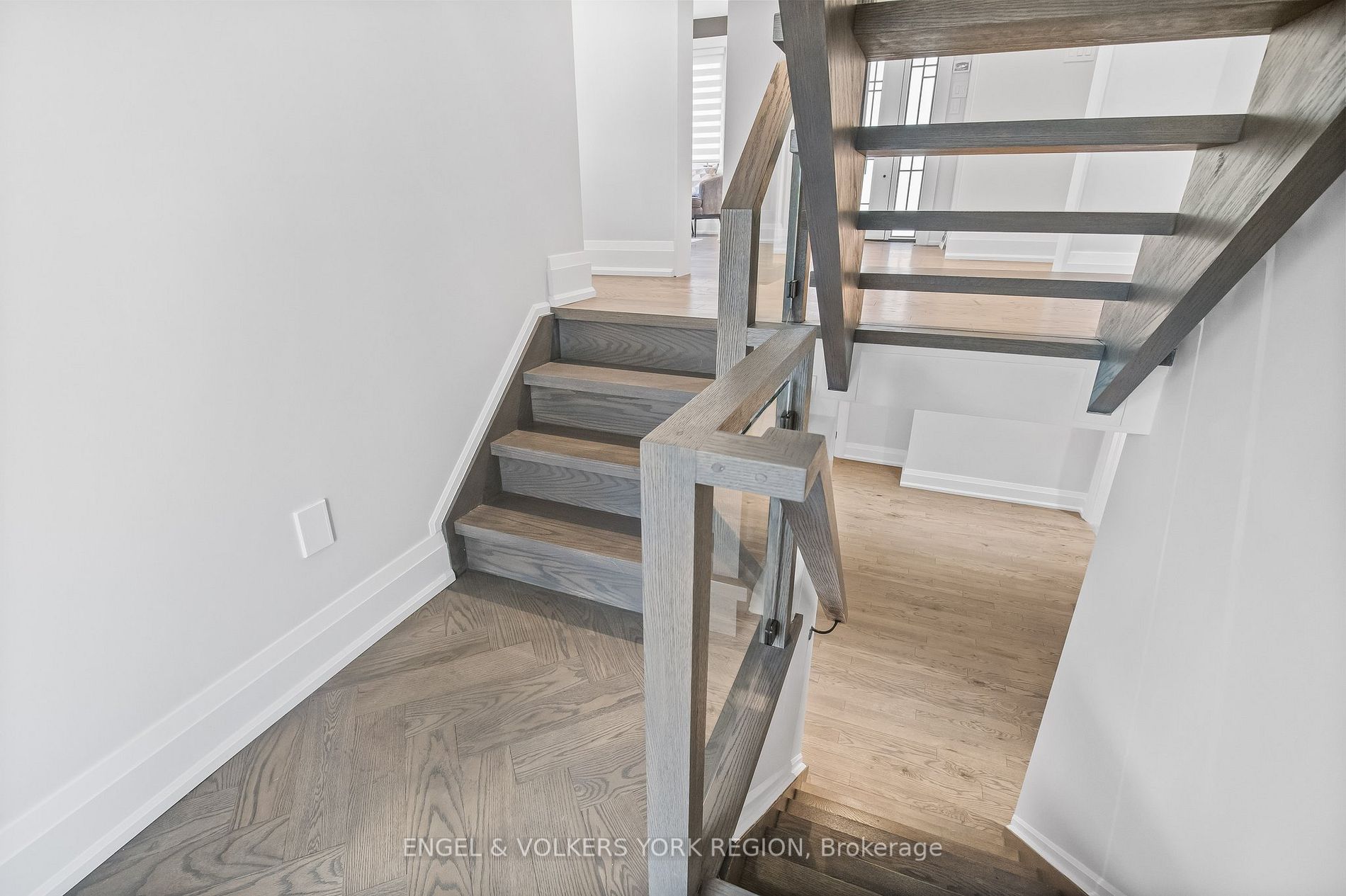 95 Risebrough Ave