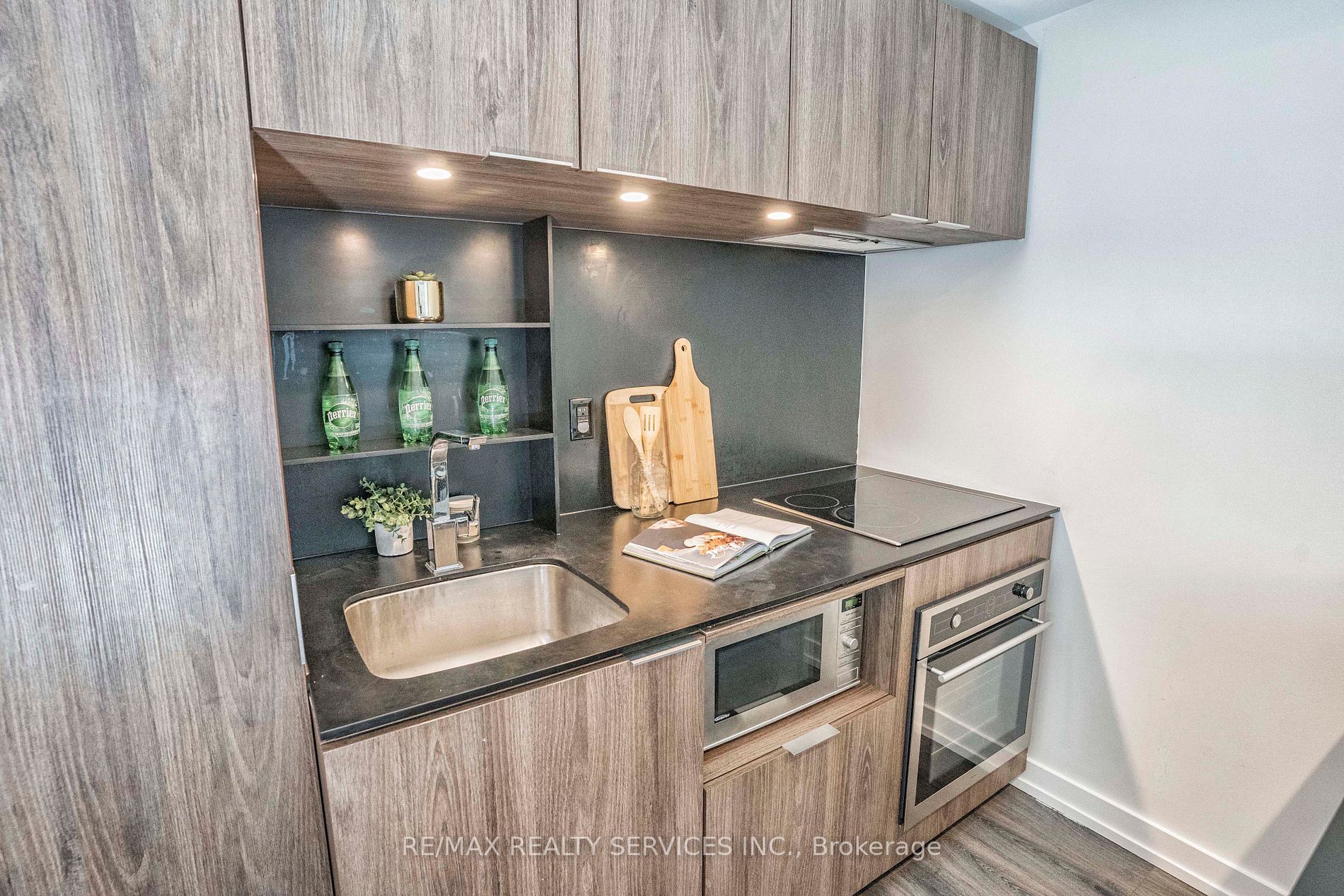 77 Shuter St, #1203