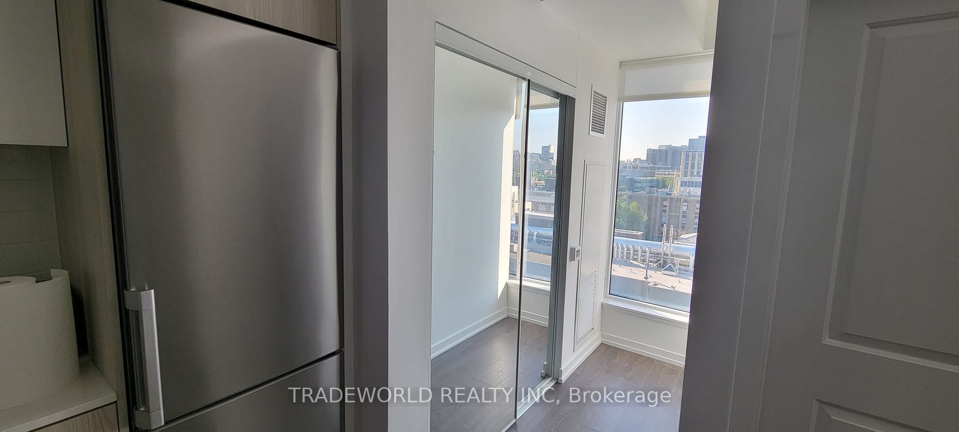 203 College St, #906