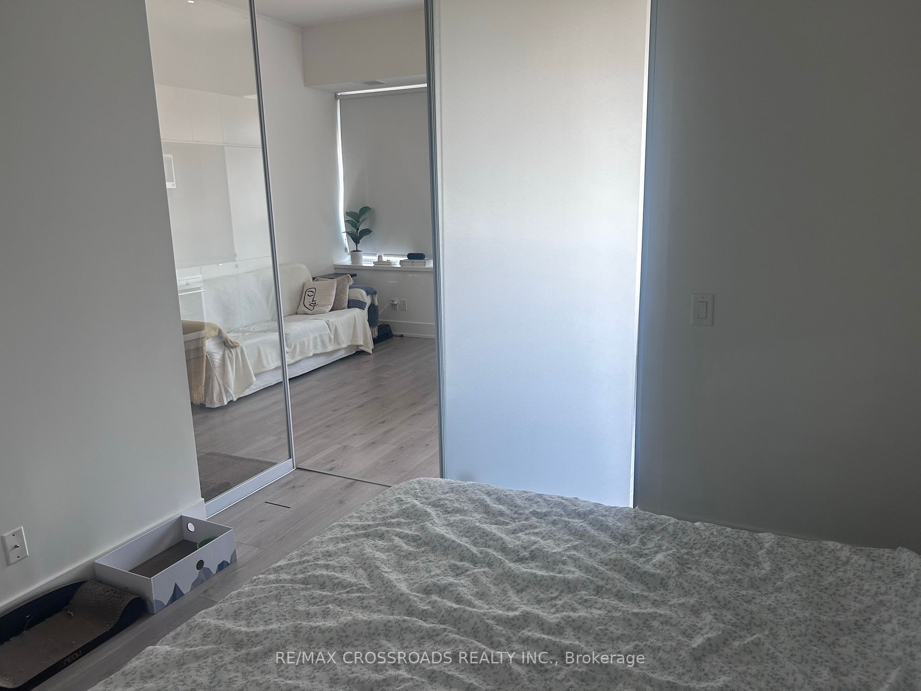 111 St Clair Ave West, #728
