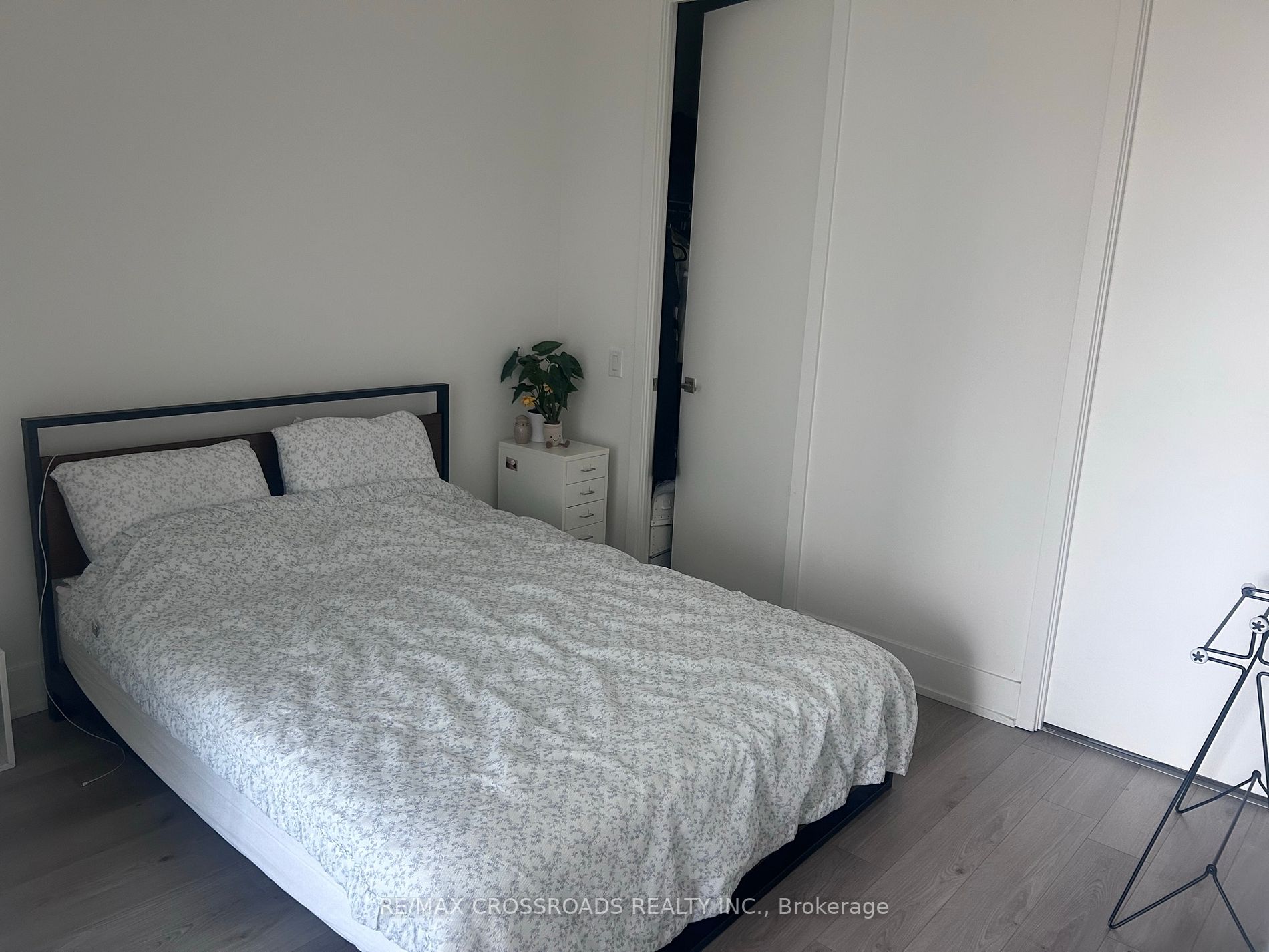 111 St Clair Ave West, #728