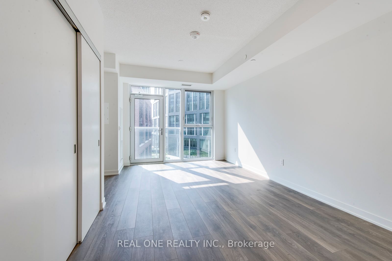20 Richardson St, #809