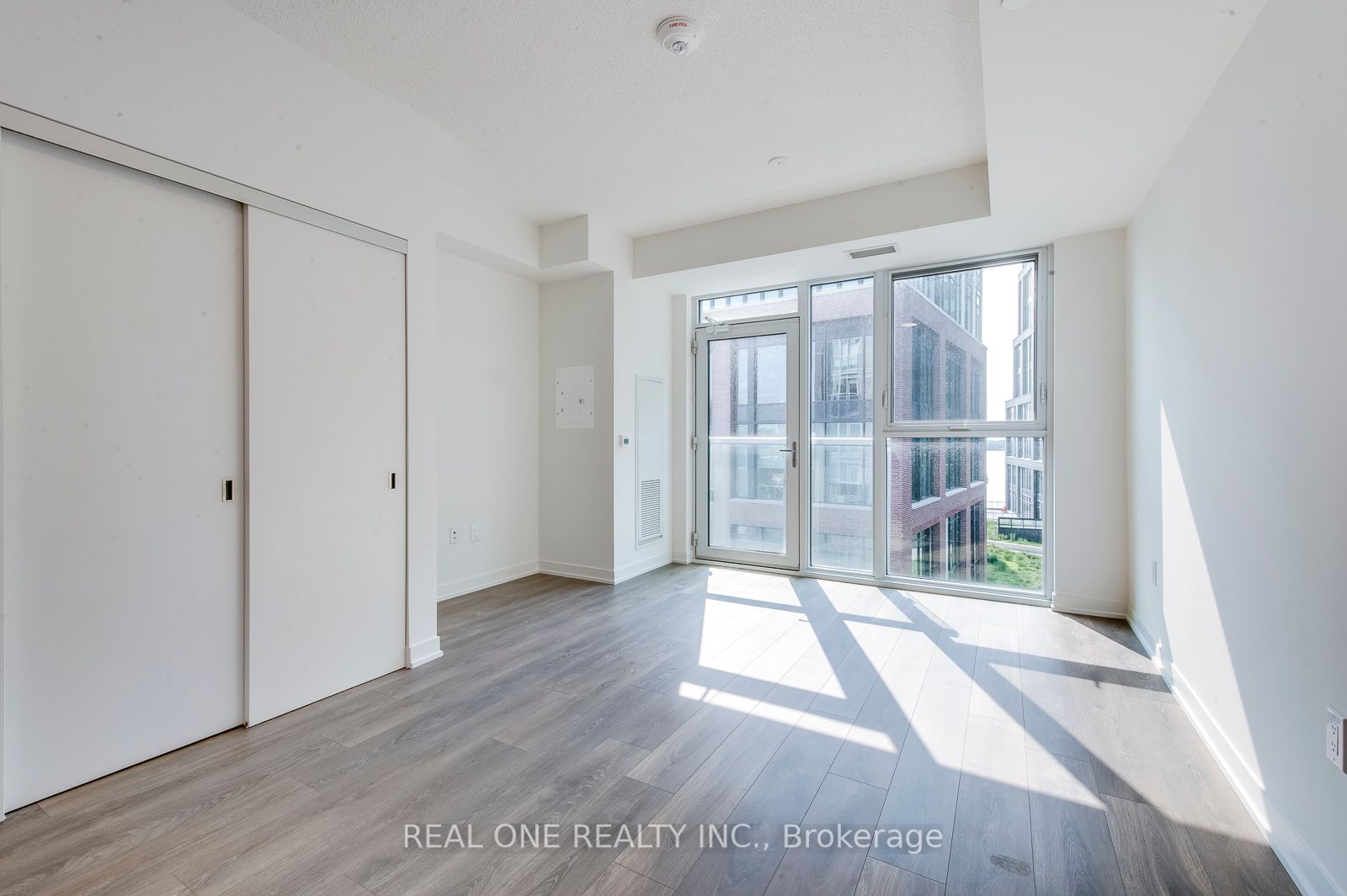 20 Richardson St, #809