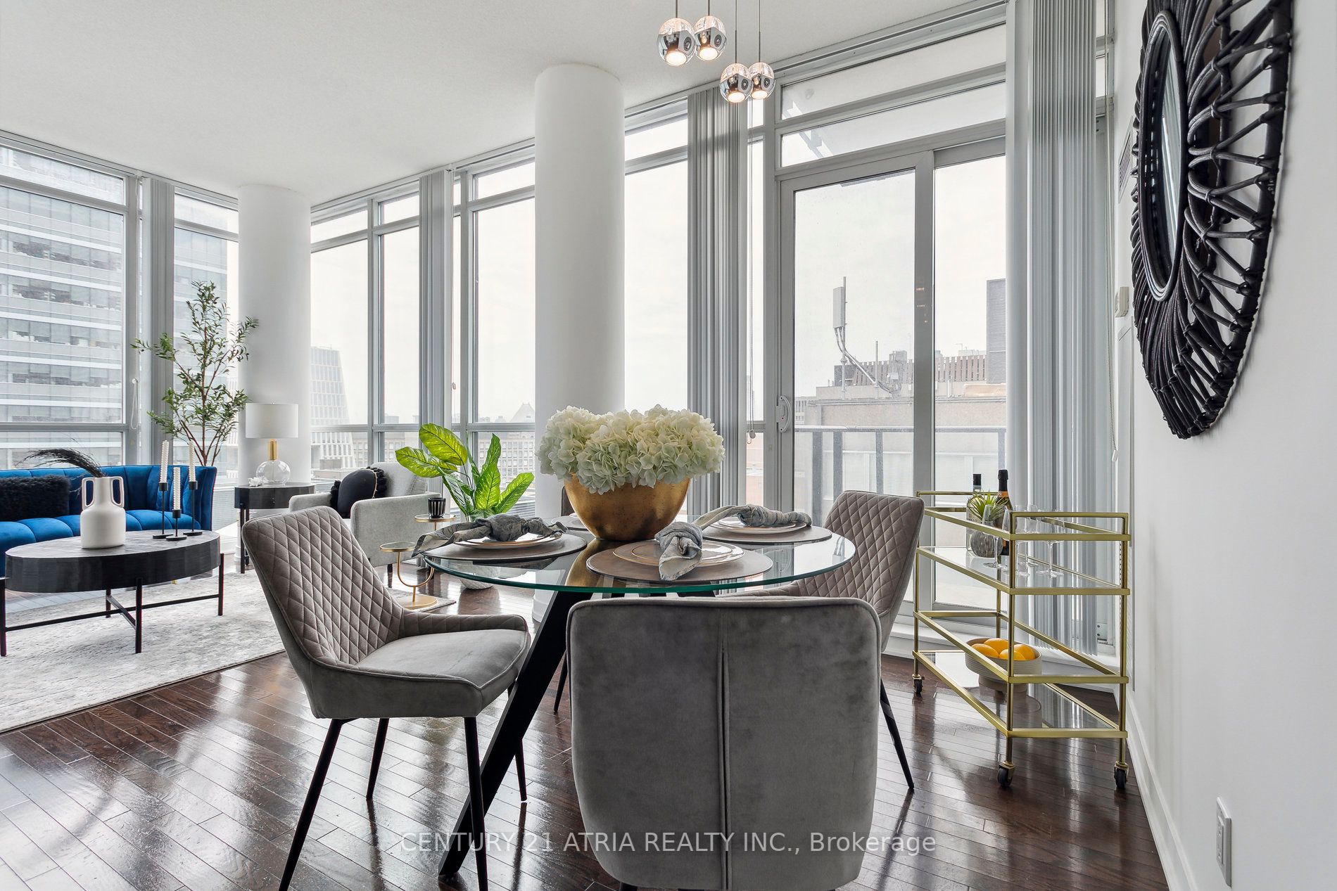 770 Bay St, #1212