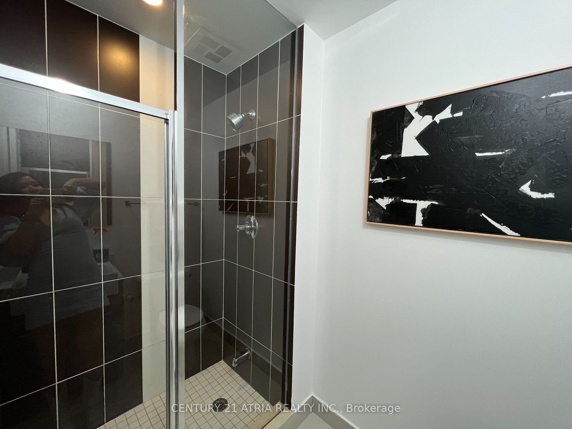770 Bay St, #1212