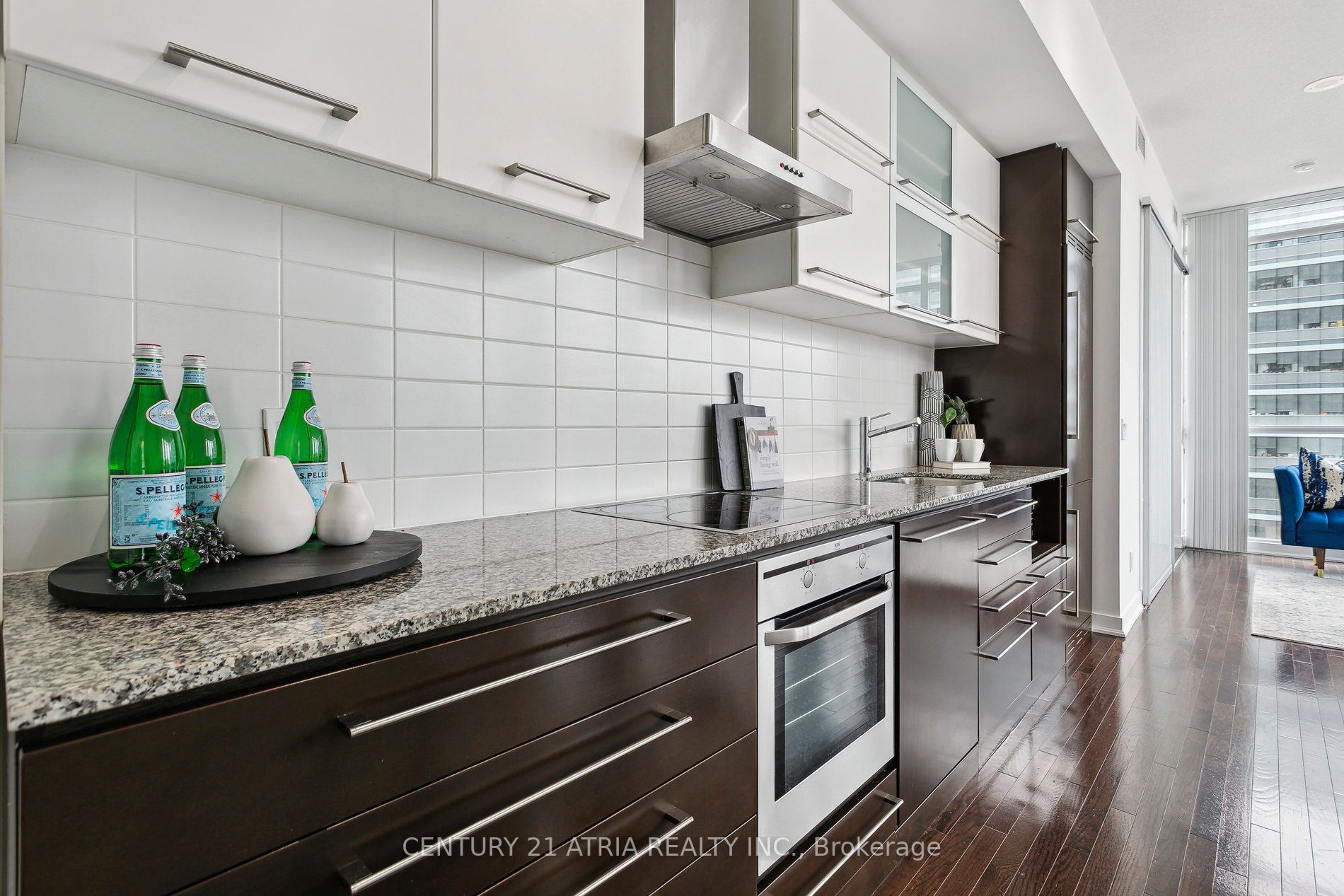 770 Bay St, #1212