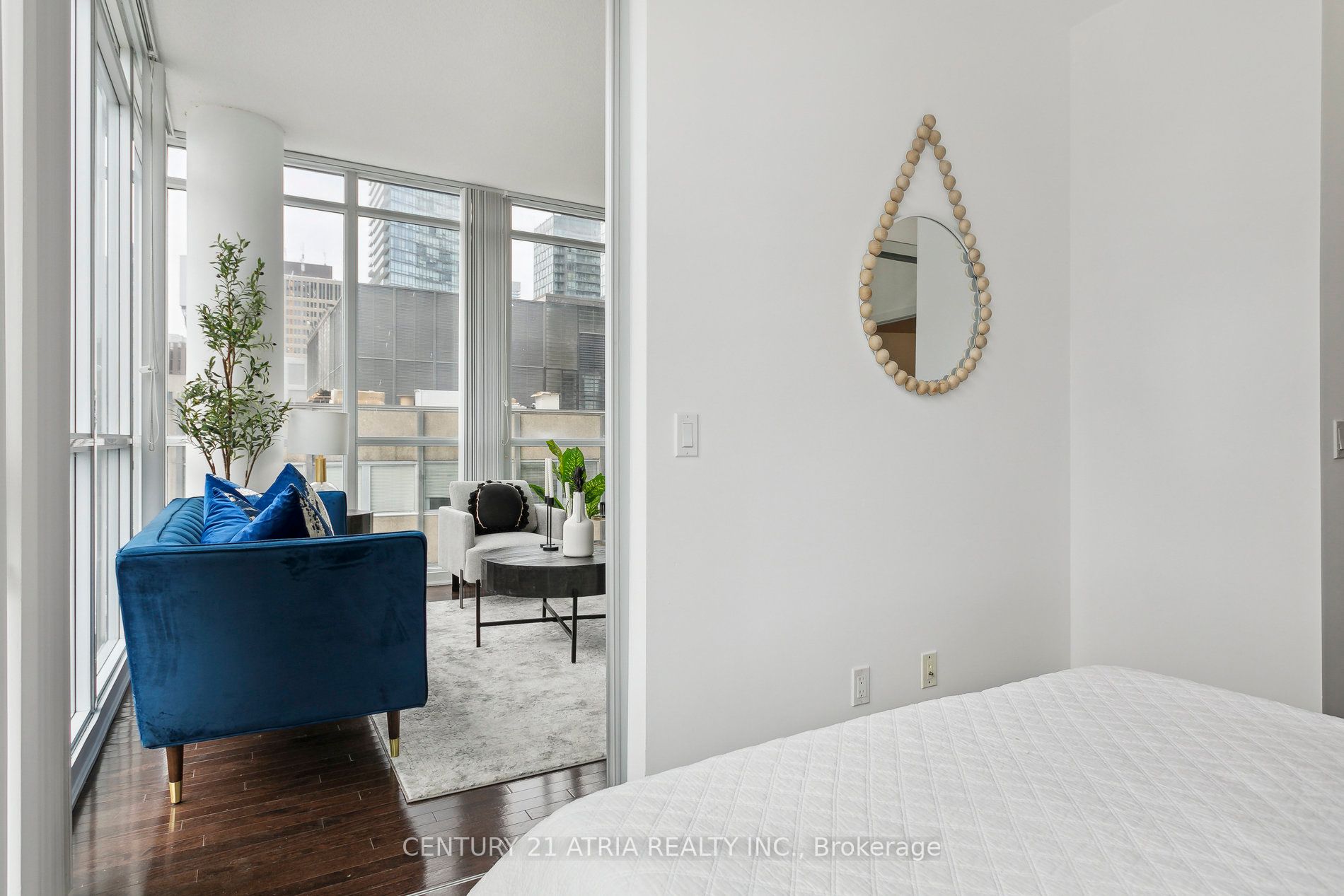 770 Bay St, #1212