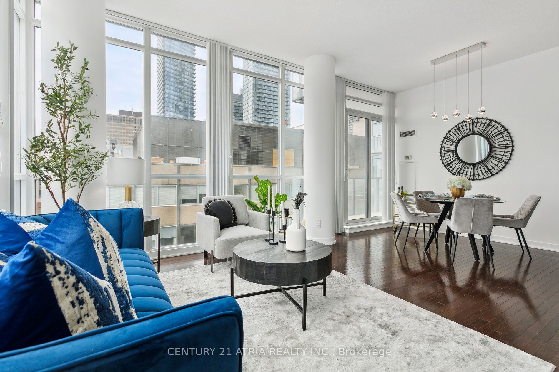 770 Bay St, #1212