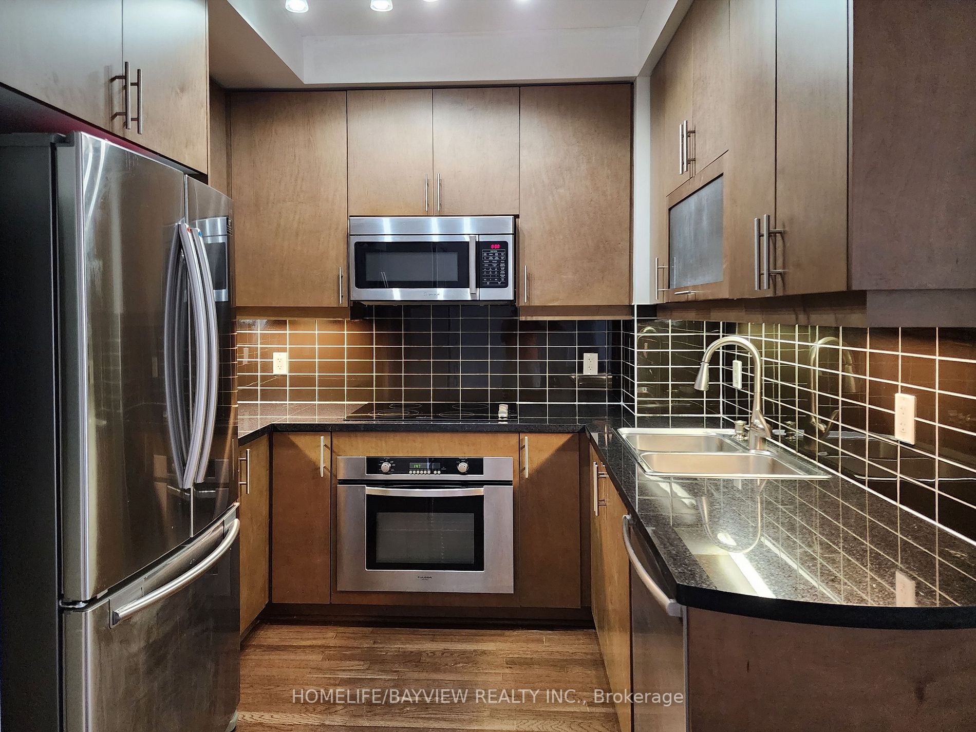 35 Balmuto Street, #802