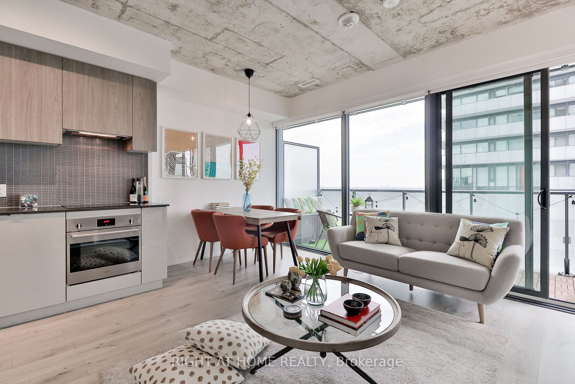 161 Roehampton Ave, #3205