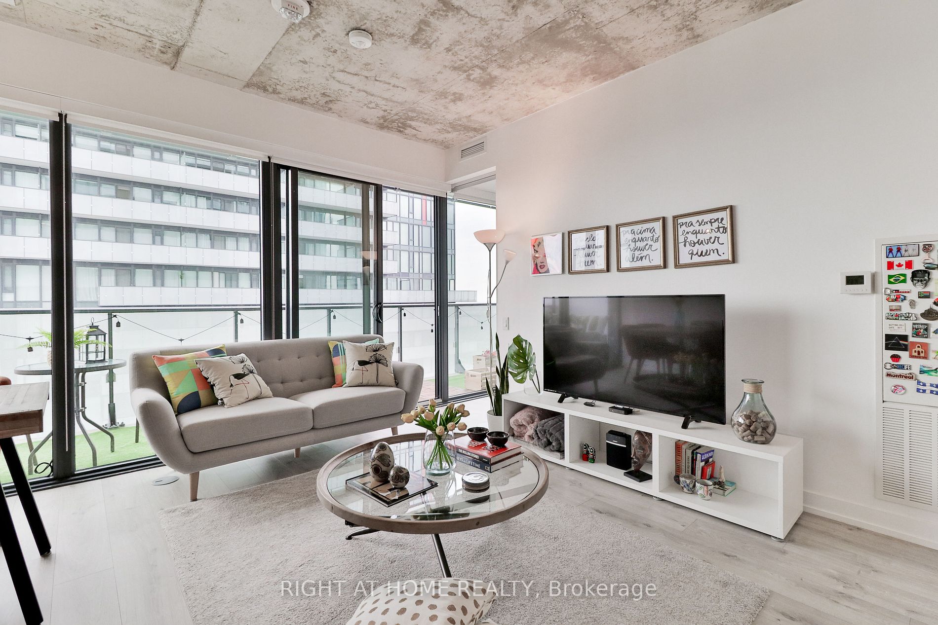 161 Roehampton Ave, #3205