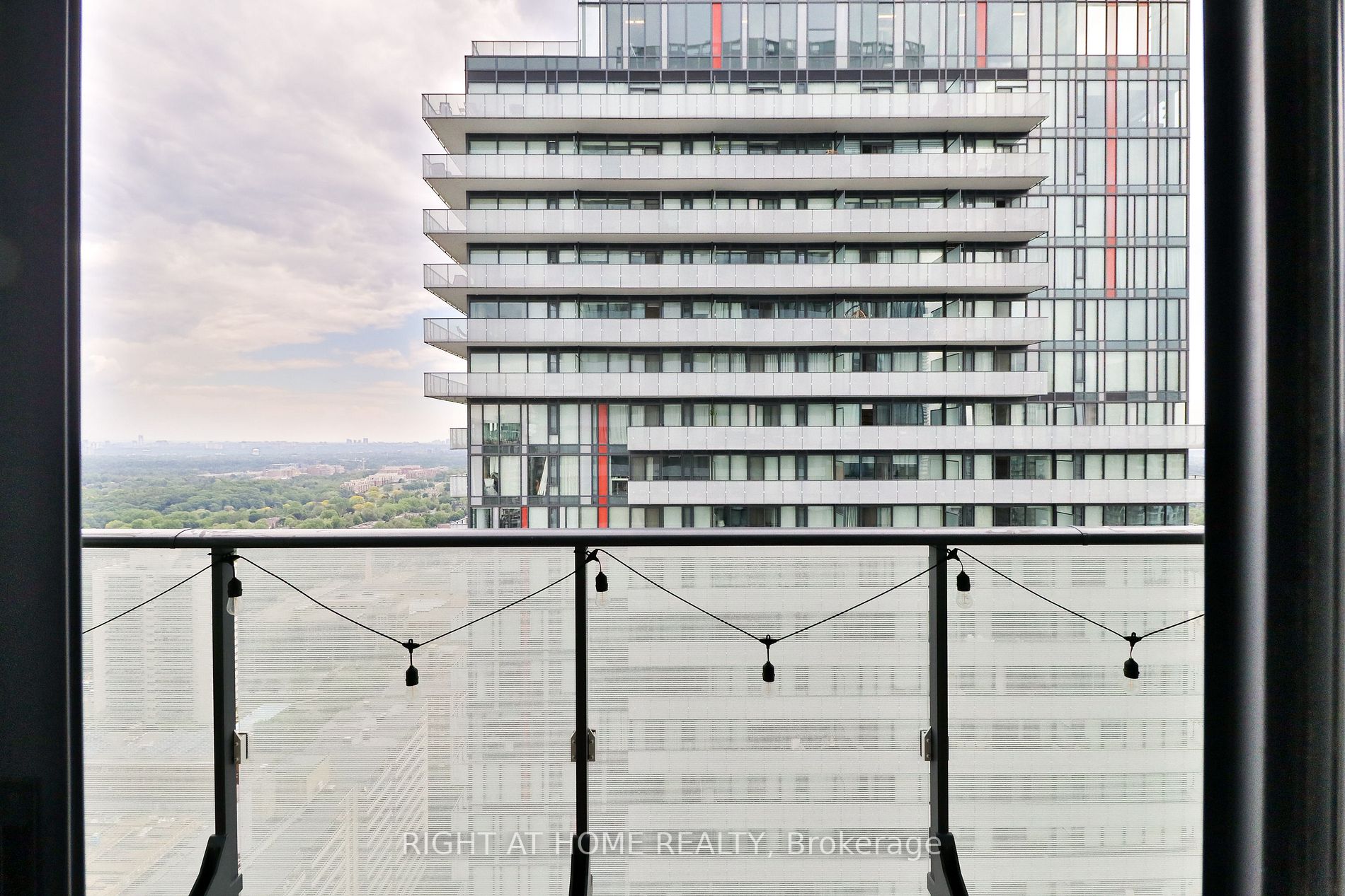 161 Roehampton Ave, #3205