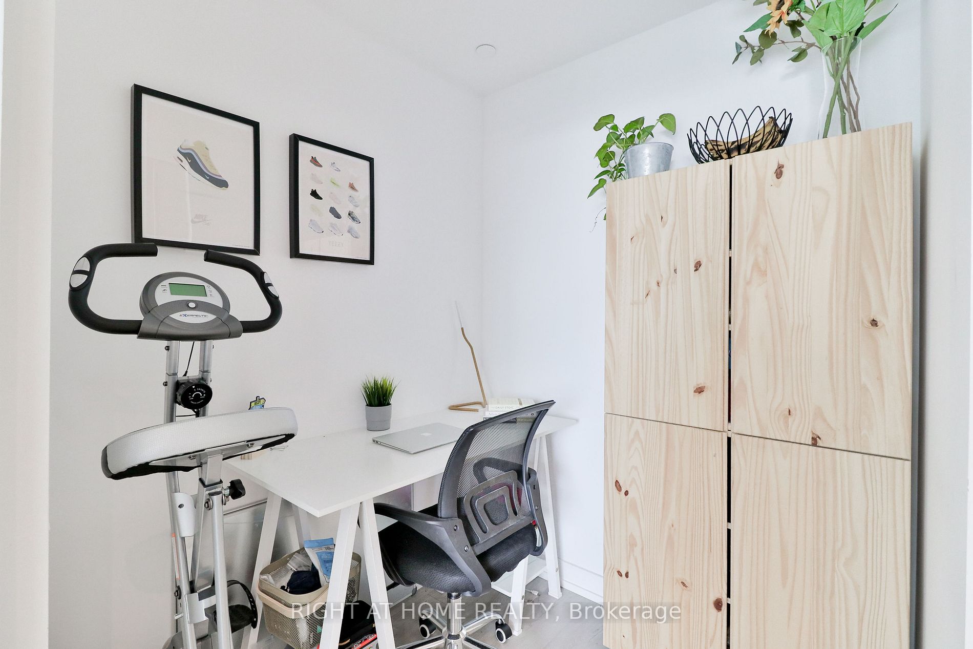 161 Roehampton Ave, #3205