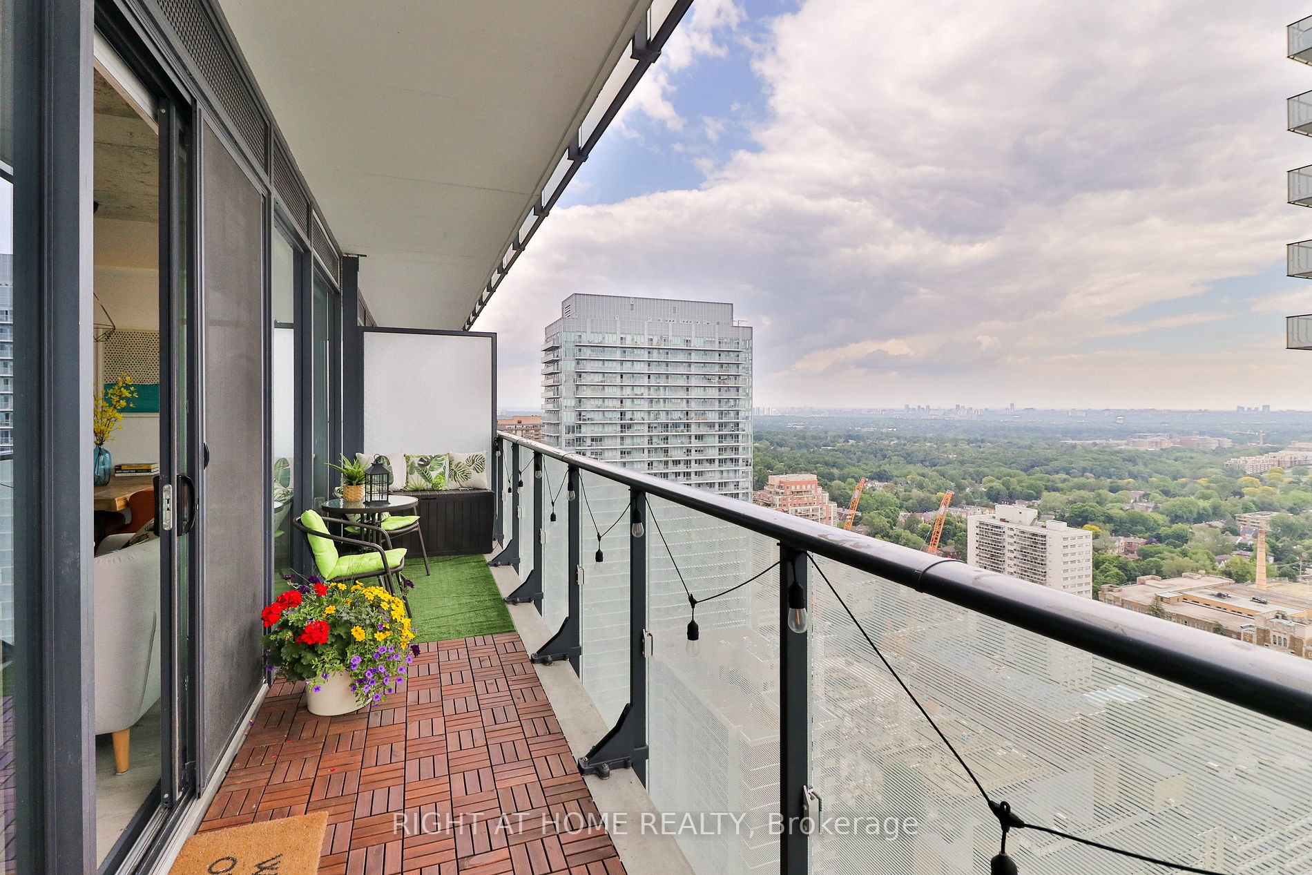 161 Roehampton Ave, #3205