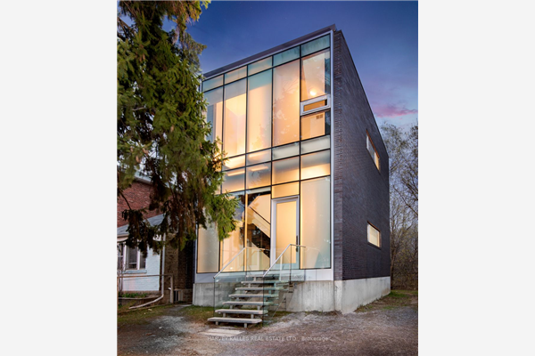 561 Arlington Ave, Toronto