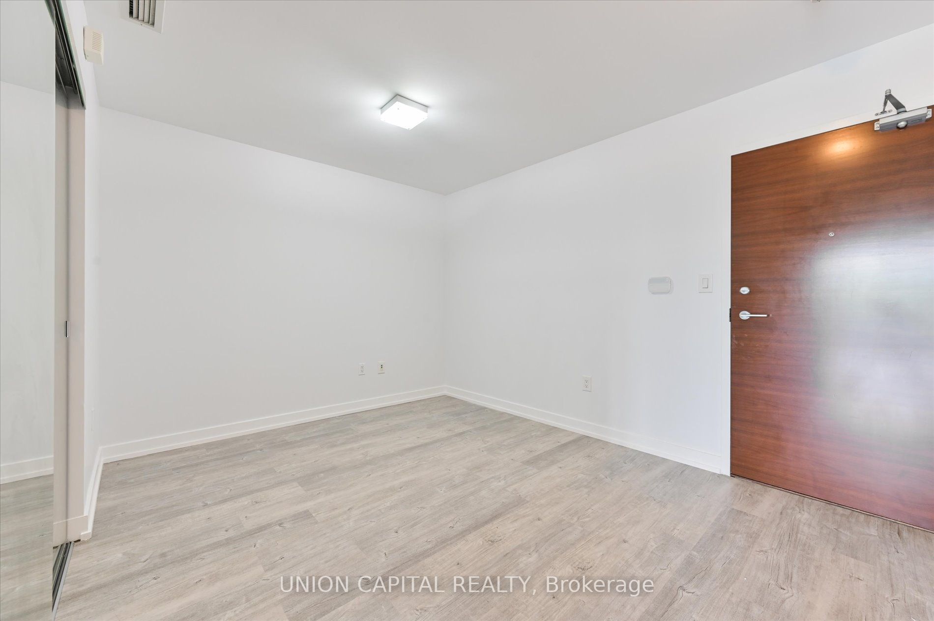 15 Iceboat Terrace #242A