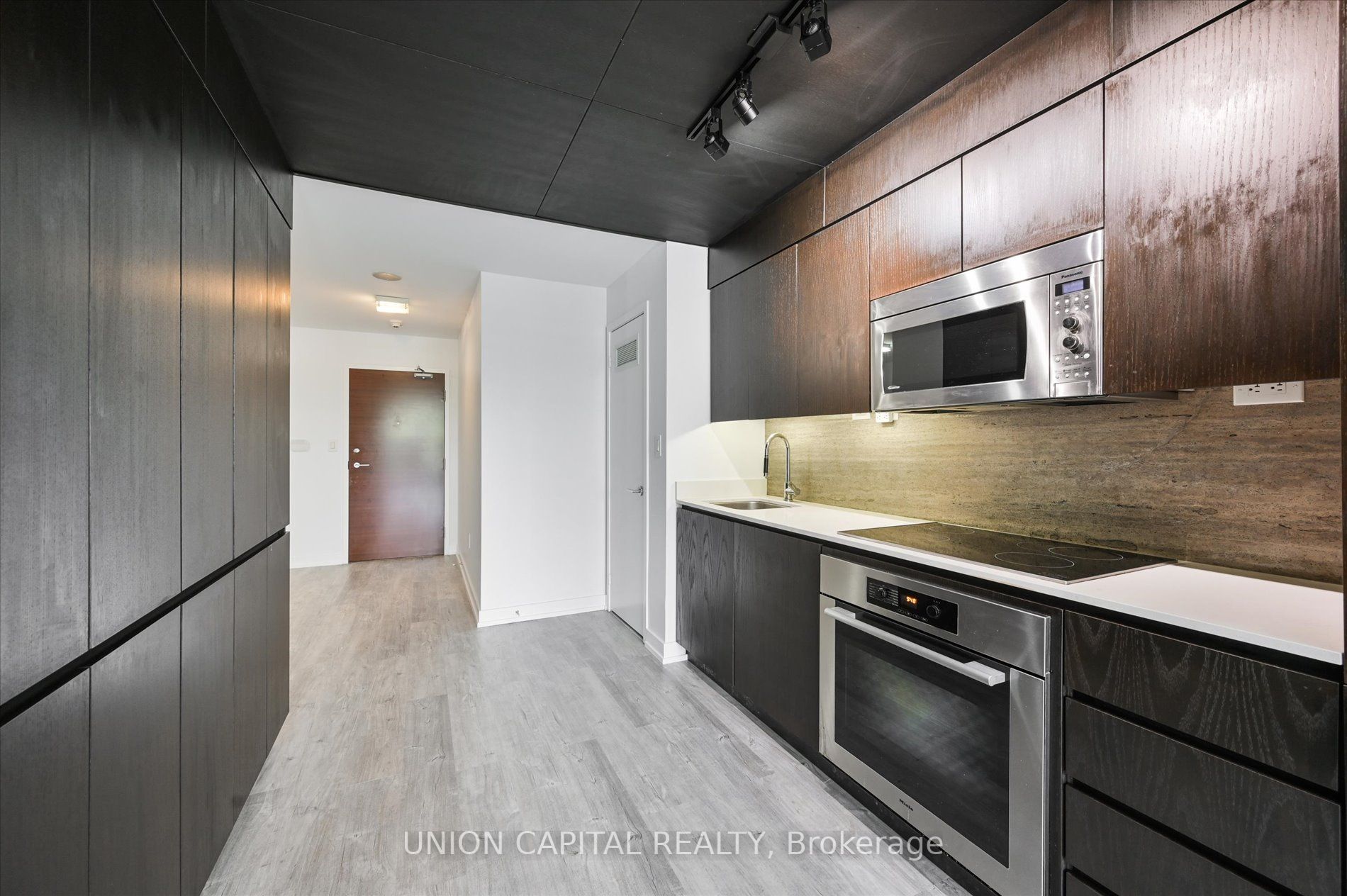 15 Iceboat Terrace #242A
