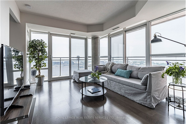 38 Joe Shuster Way, Toronto