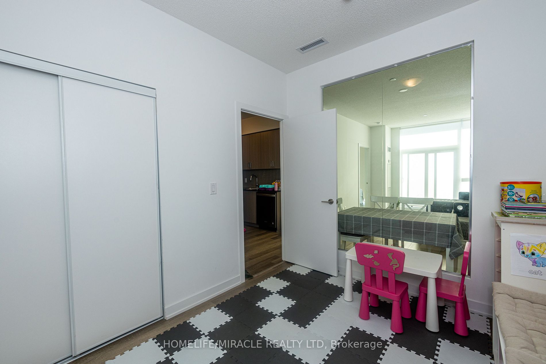 1603 Eglinton Ave W, #807