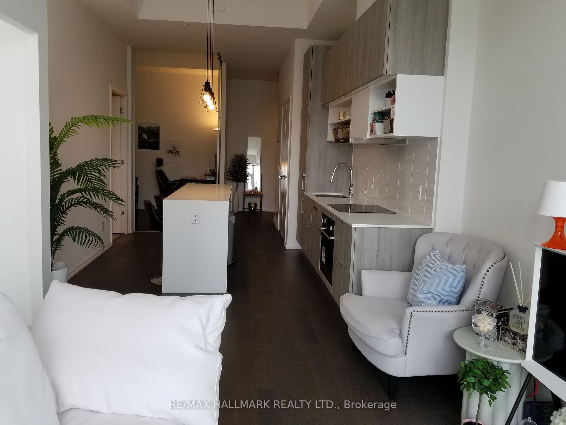 5 Soudan Ave, #1702